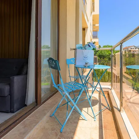 Apartman Azur 7 *