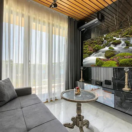 Apartment Azur 7 *